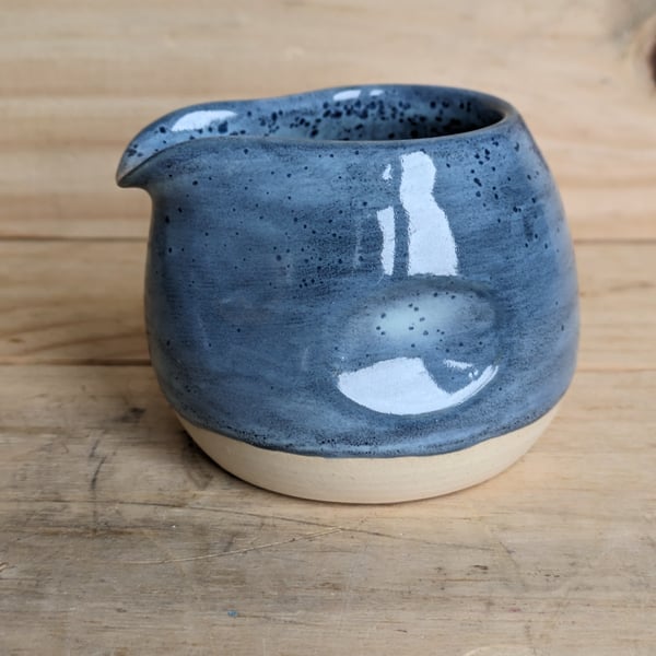 Diddy squat blue jug (thumb)