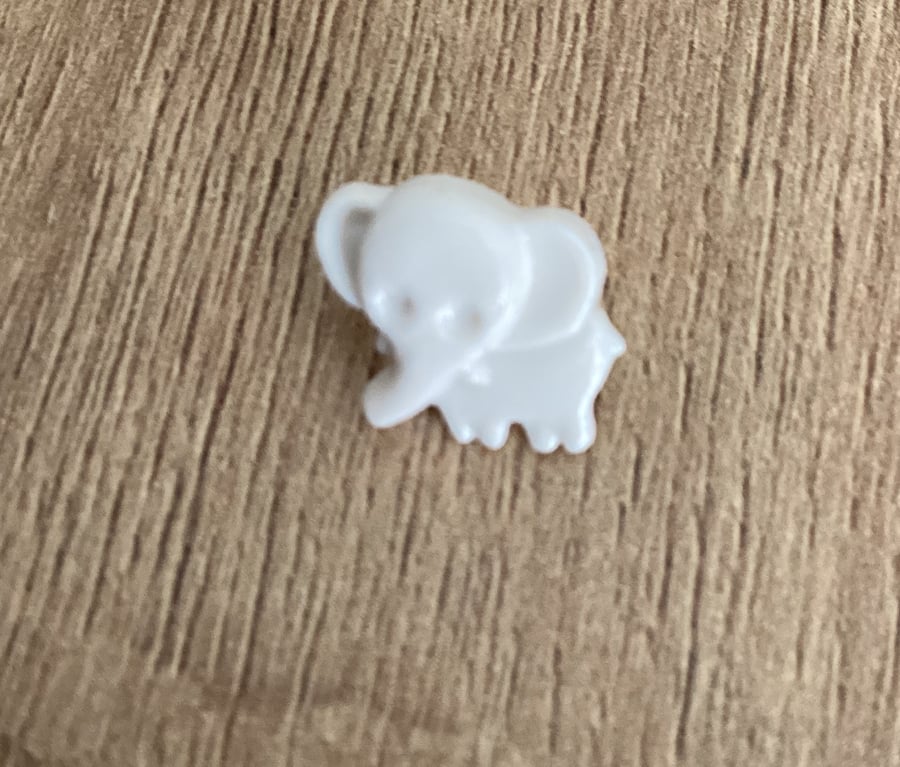 White elephant baby buttons for knitting and crochet 15mm