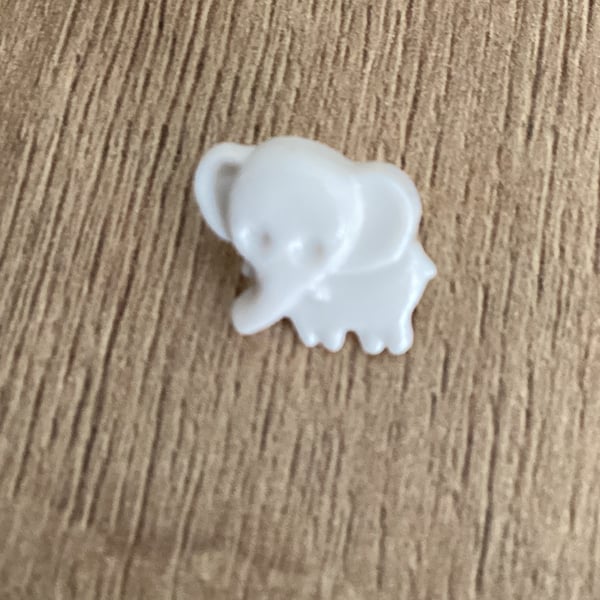 White elephant baby buttons for knitting and crochet 15mm