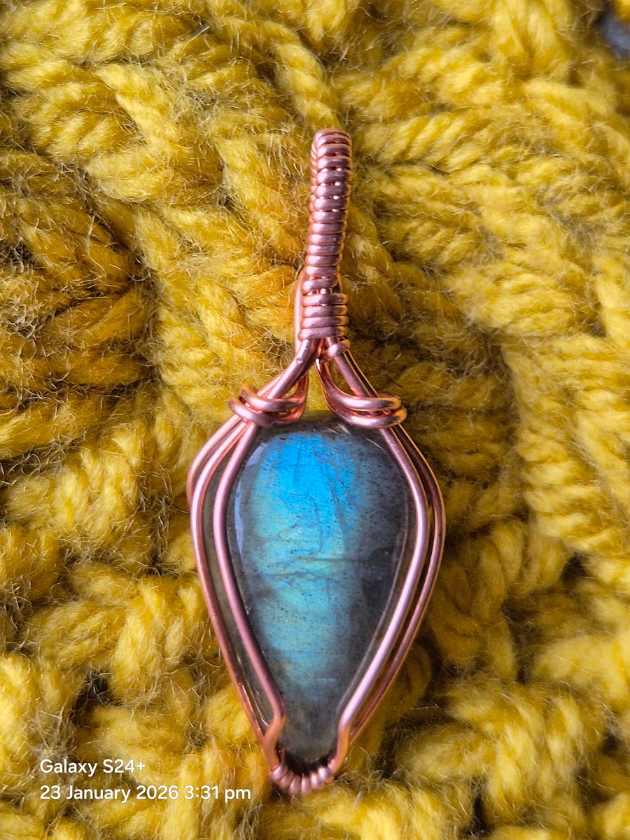 Wire wrapped labradorite pendant, gemstone 