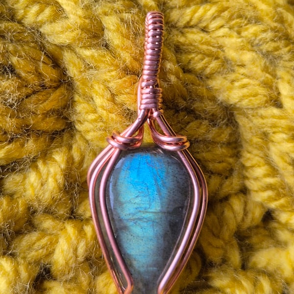 Wire wrapped labradorite pendant, gemstone 