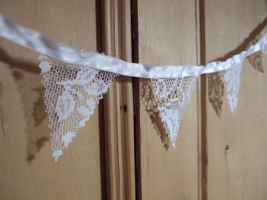 Lace Bunting - mini bunting