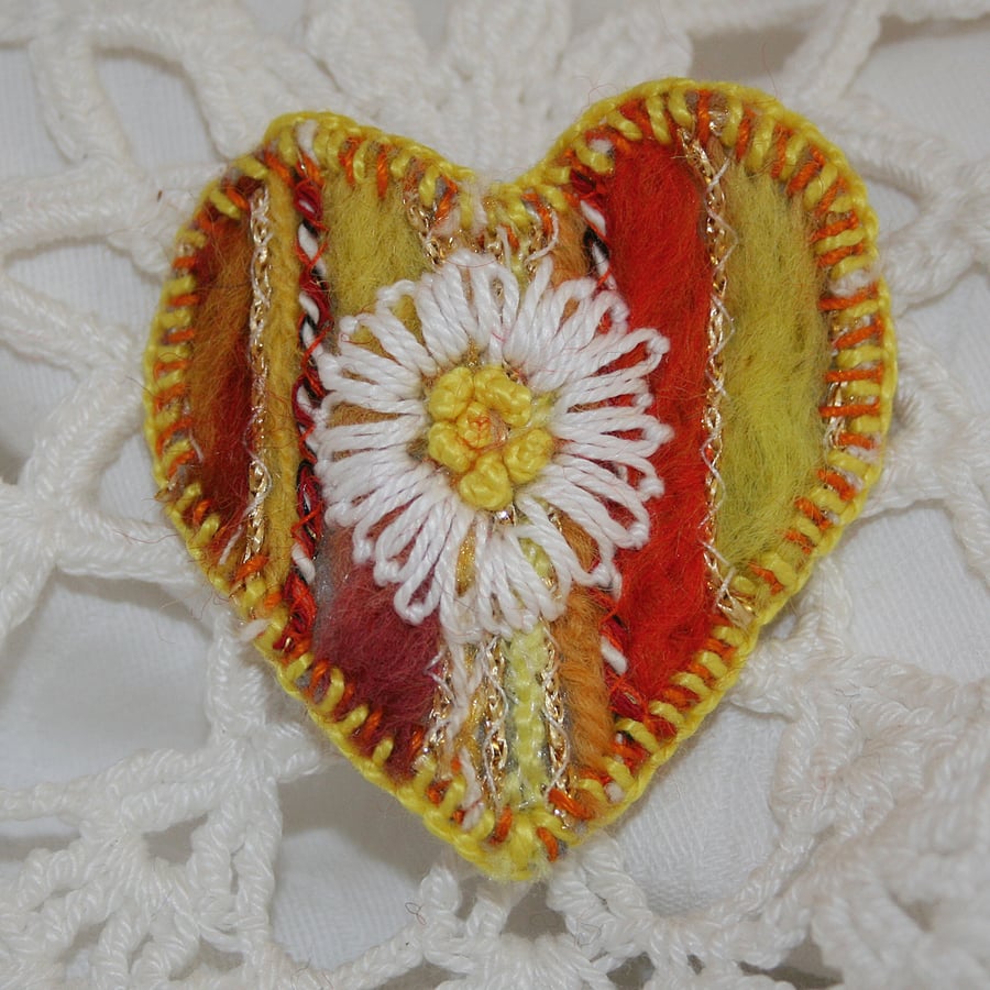 Embroidered Heart Brooch - White daisy on yellow