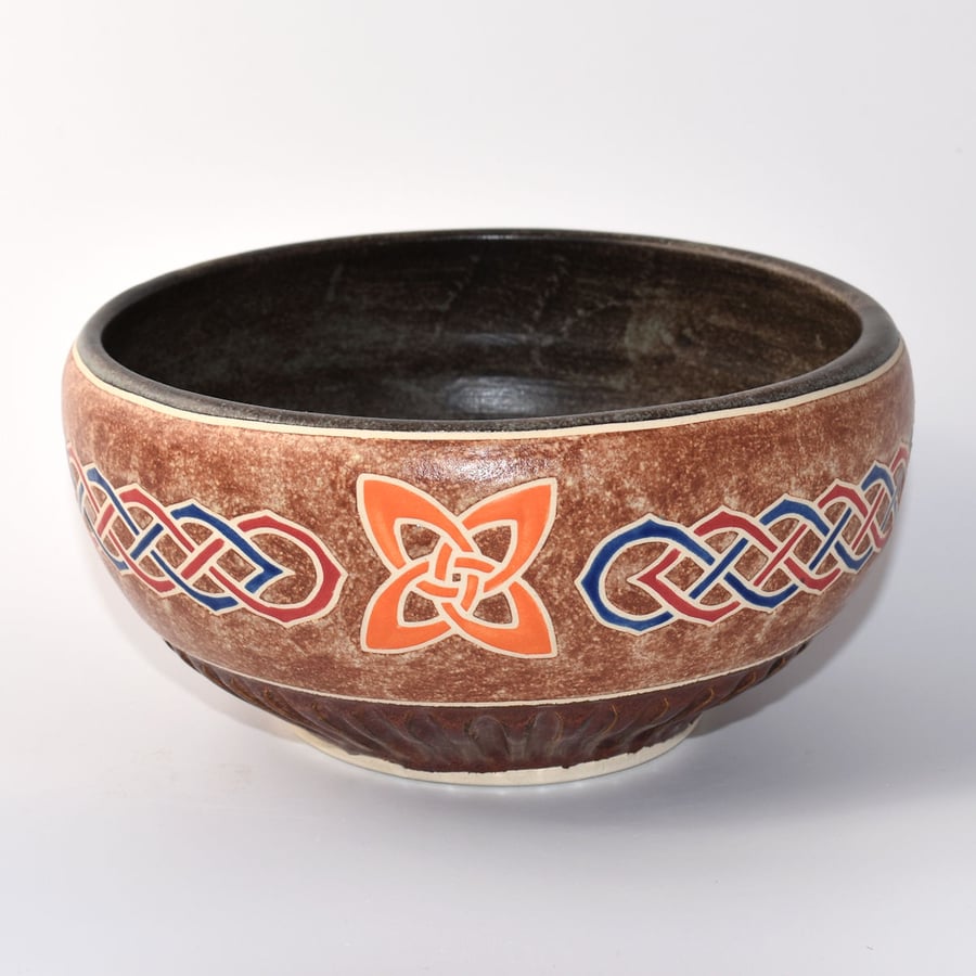 A143 - Stencilled bowl with celtic knot design  (Free UK postage)