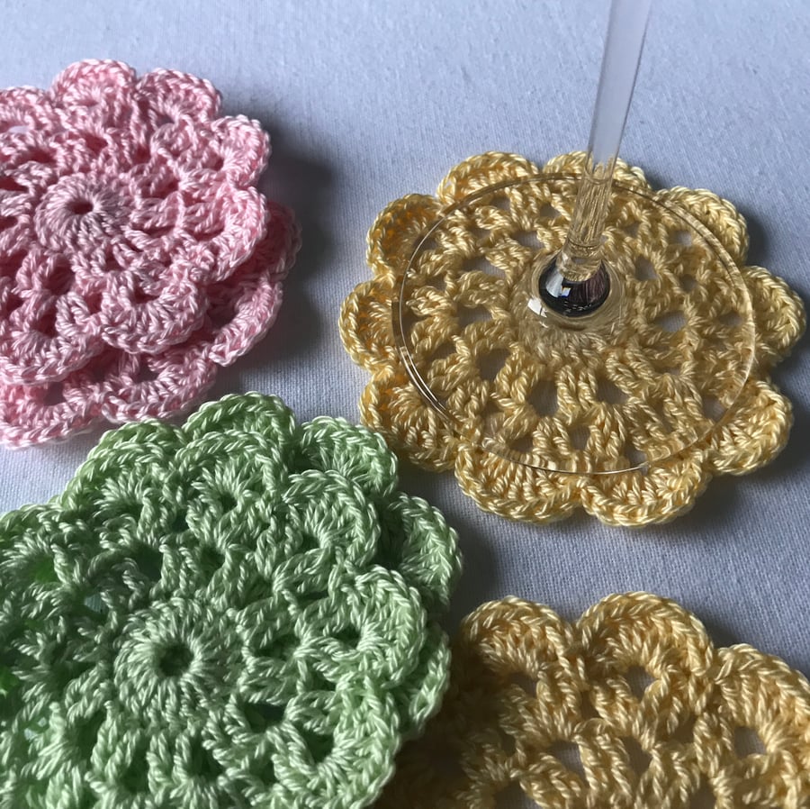 Set of 6 crocheted coasters - Spring shades