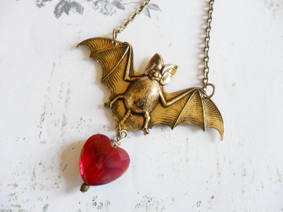  Steampunk Gothic Vampire Heart Pendant