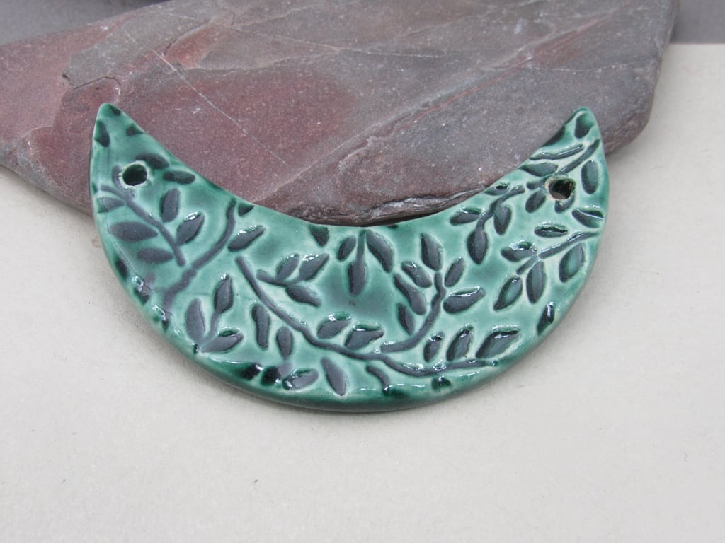 Emerald Green Leaf Pattern Ceramic Crescent Bib Pendant