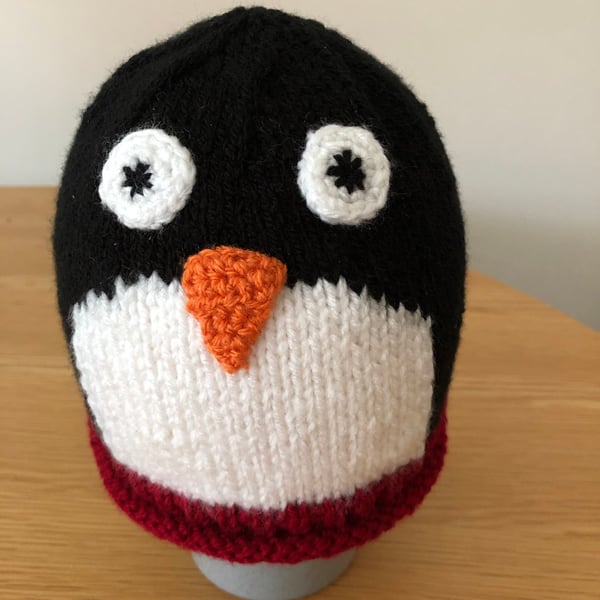 Hand Knitted Winter Hats In The Shape Of A Penguin (R745)