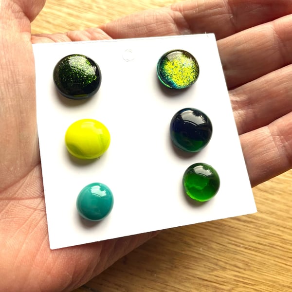 Card or six green fused glass cabachons