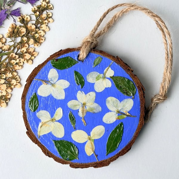 Real Pressed Flower, hygrangea, Hand Painted Wood Slice Hanging Decoration
