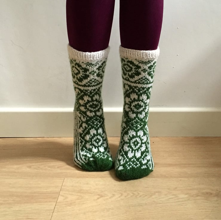 Hand knitted White and Green Wool Socks Flowers... - Folksy