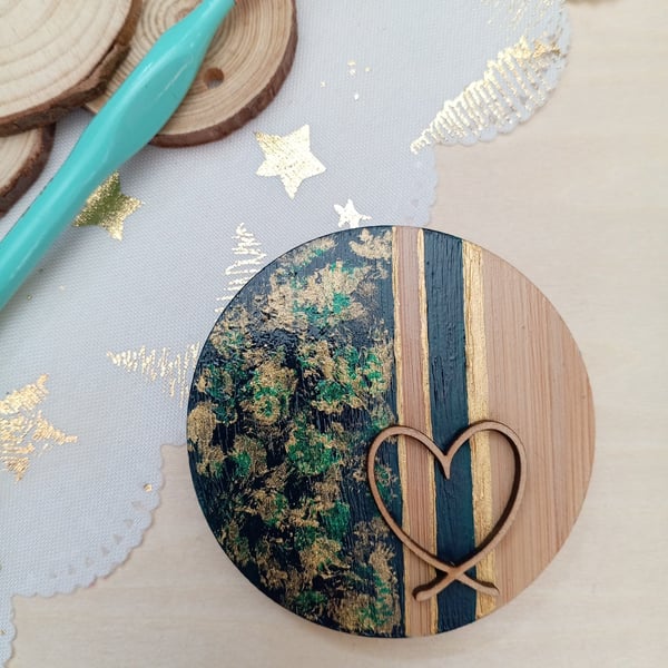 Wooden Deep green gold heart pocket mirror