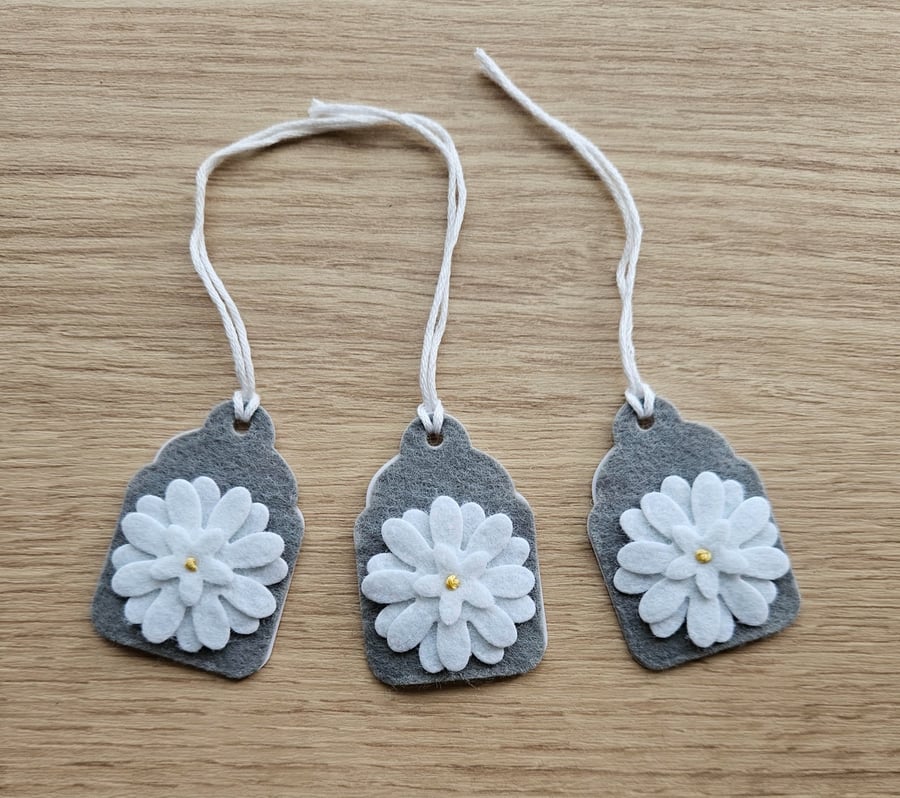 Felt Flower Gift Tags 