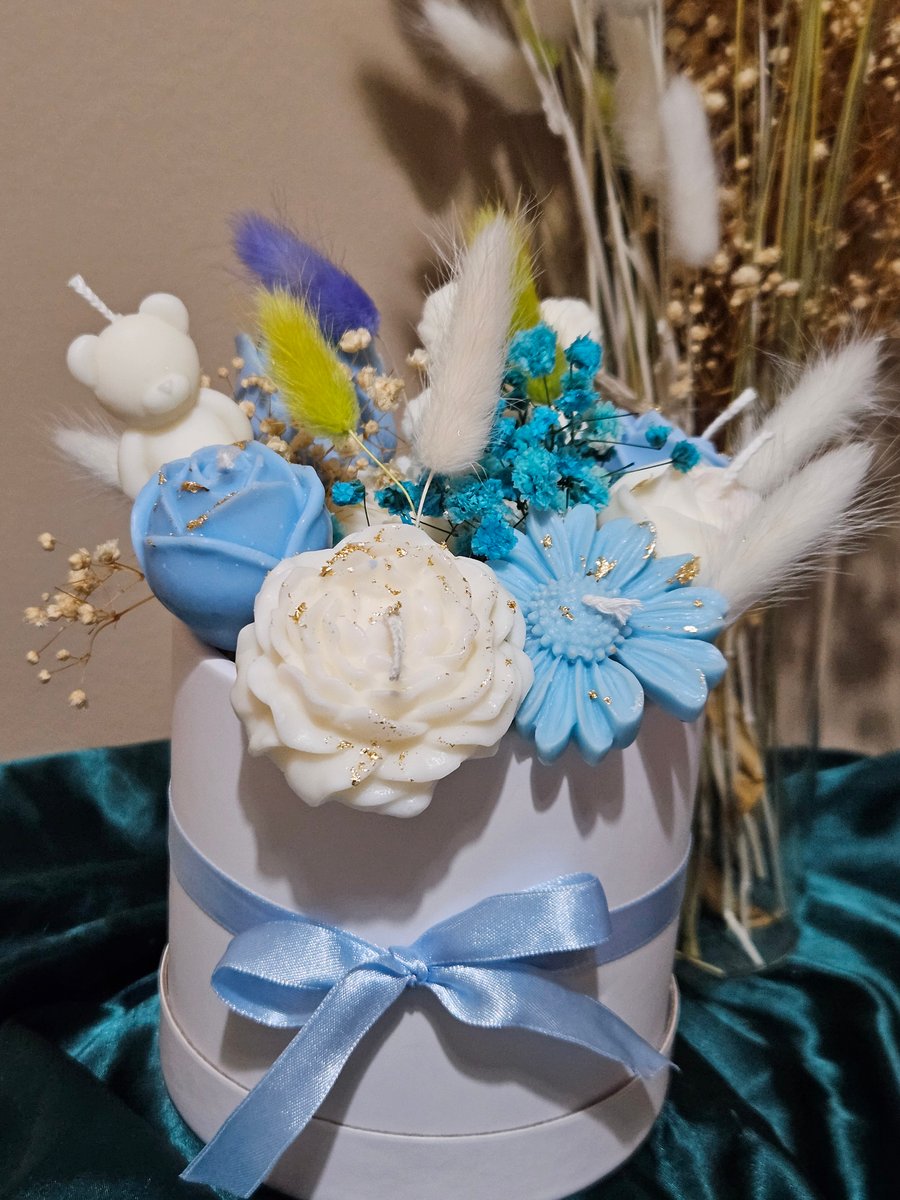 Scented candle flower bouquet