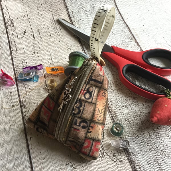 Sewing Themed Cotton Pyramid Purse
