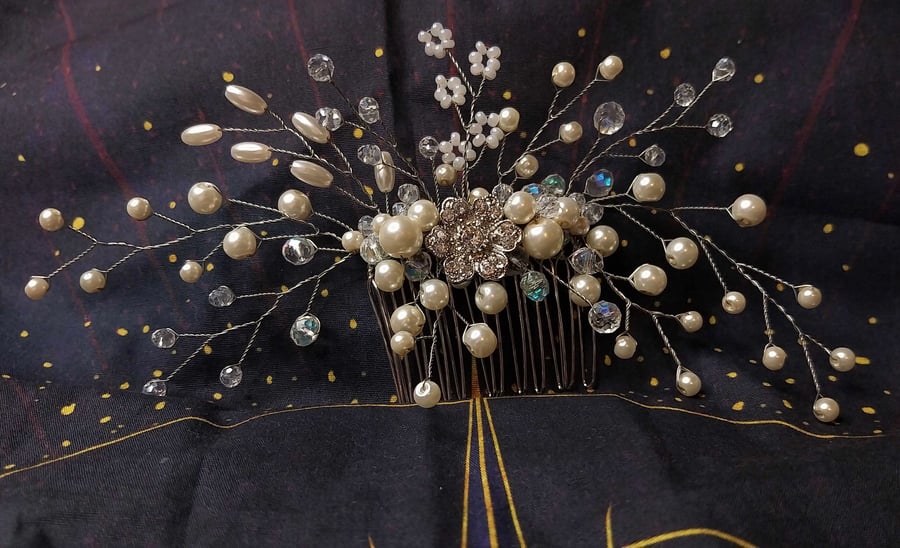 Bridal hair comb, crystal hair accessory, wedding accessories 