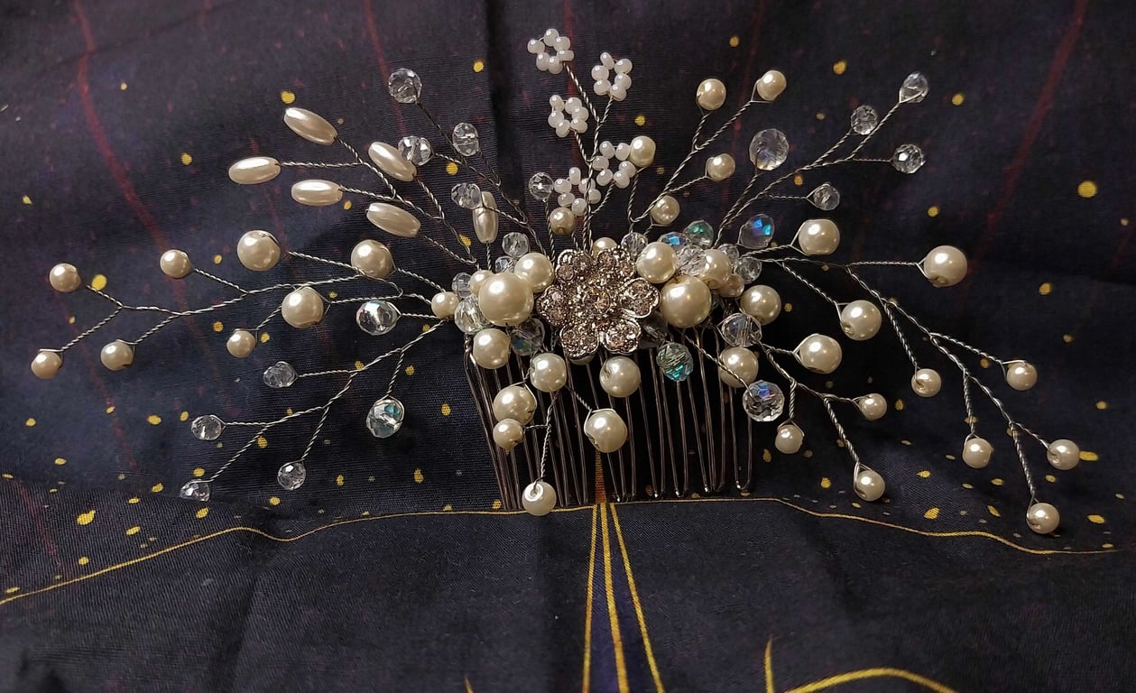 Bridal hair comb, crystal hair accessory, wedding accessories 