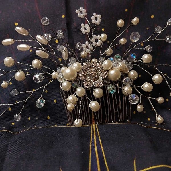 Bridal hair comb, crystal hair accessory, wedding accessories 