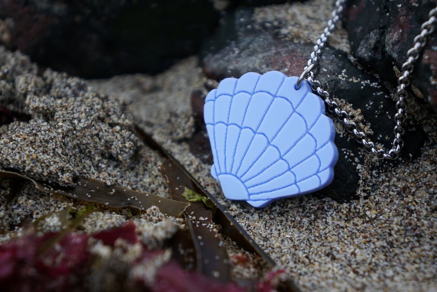 Clam Shell Acrylic Necklace