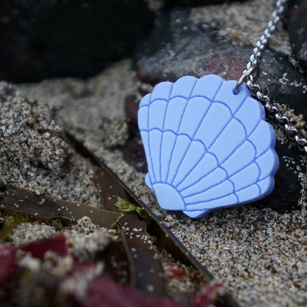 Clam Shell Acrylic Necklace