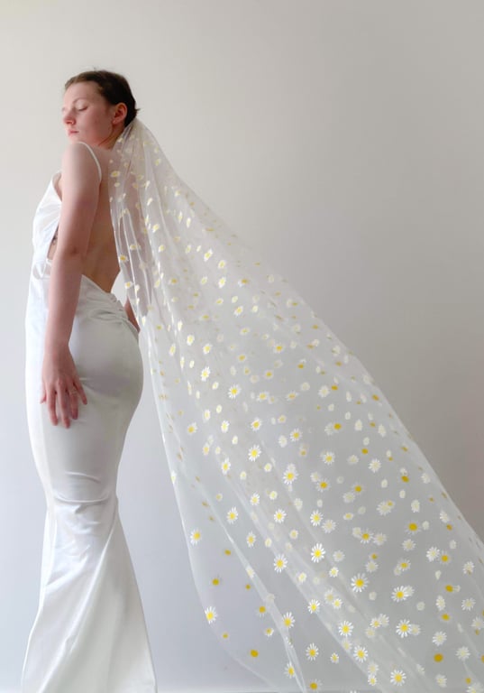 Daisy Wedding Veil, Floral Bridal Veil, Garden Wedding, Custom Wedding Veils