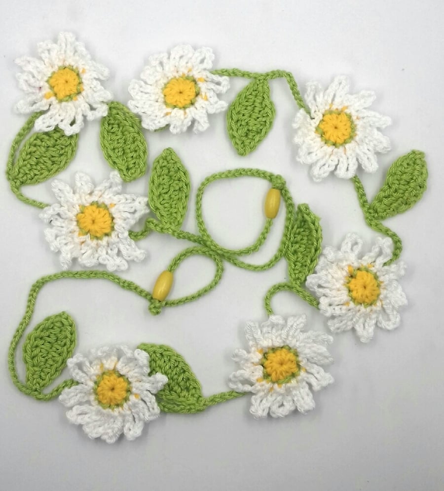 Crochet Daisy Chain Garland 