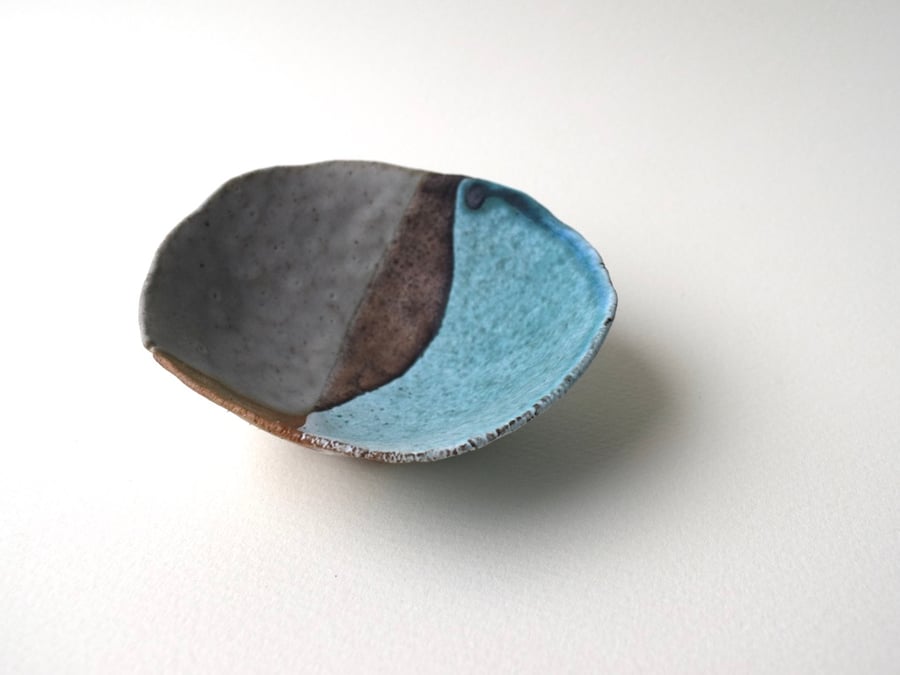 Seashell Dish in Stoneware