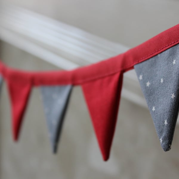Mini Christmas Bunting - Red and Grey with White Stars