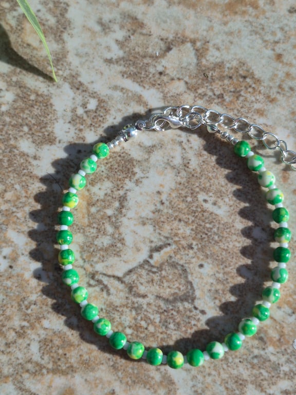 Green Dyed White Jade Dainty Beaded Bracelet 