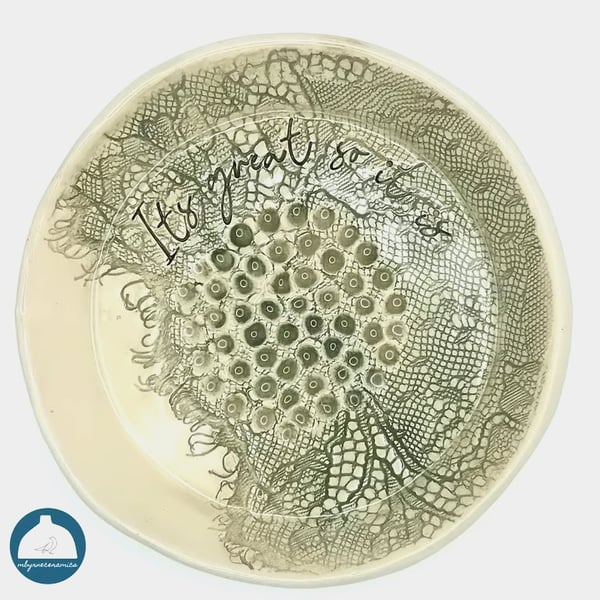 Ceramic garlic grater with lace detail