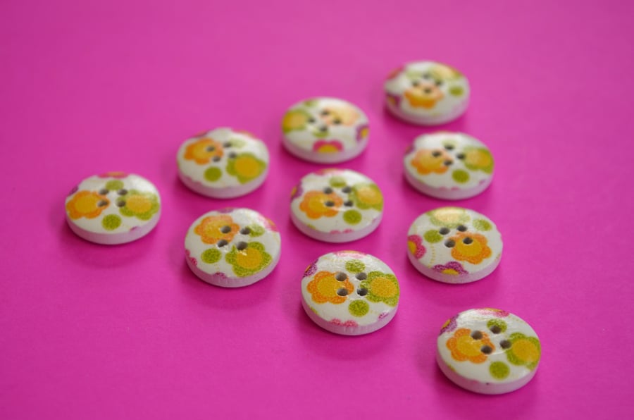 15mm Wooden Floral Buttons Yellow Green Orange Pink White 10pk Flowers (SF12)