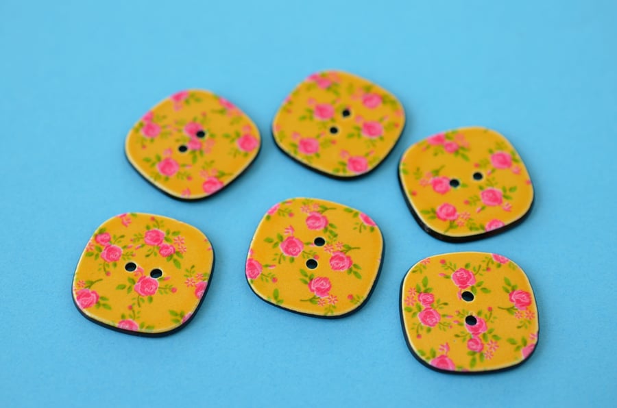 Yellow Rose Floral Buttons Pink Green Flowers Plastic 6pk 24mm Squircle (P7)