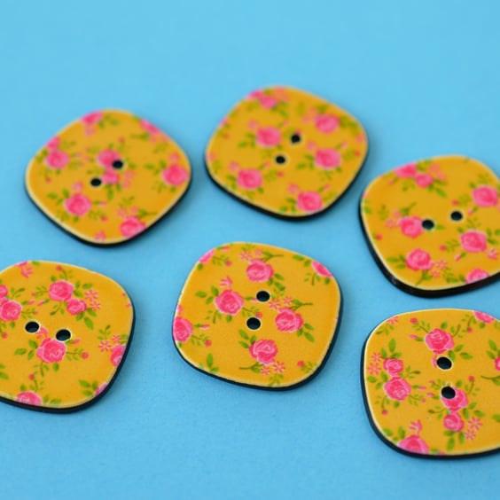 Yellow Rose Floral Buttons Pink Green Flowers Plastic 6pk 24mm Squircle (P7)