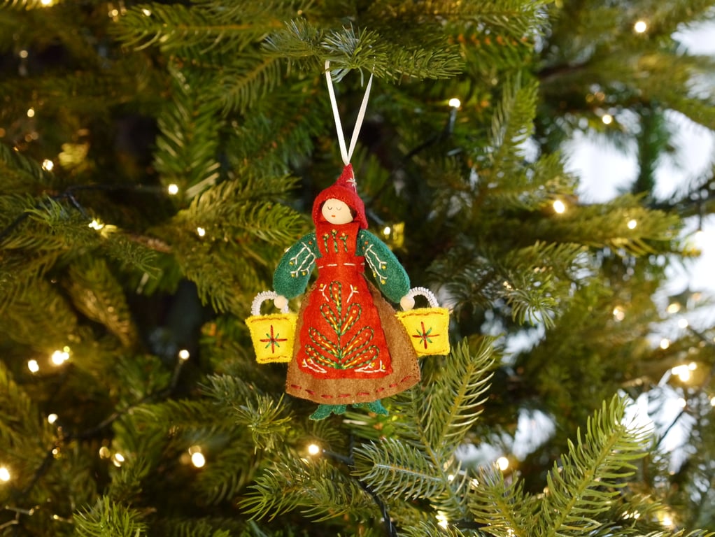 12 Days of Christmas Maid a Milking