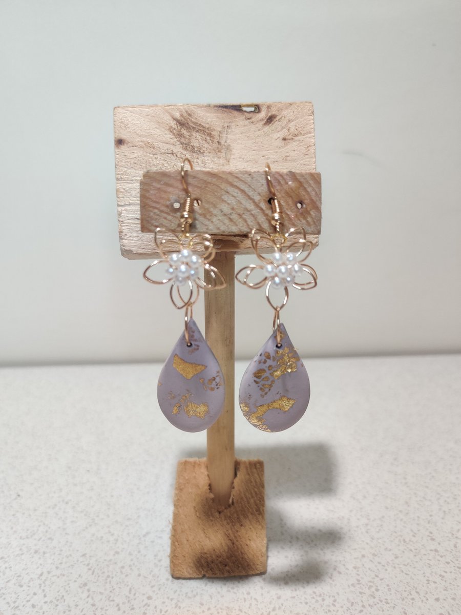 Lilac and gold tear drop dangle earrings 