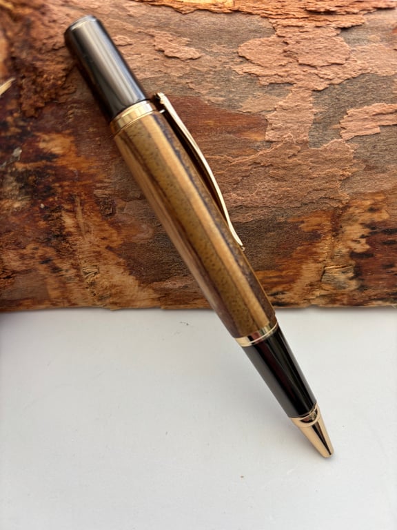 Pen Made From Genuine Dr Who Tardis Wood - Mark 1 Tardis Film Prop