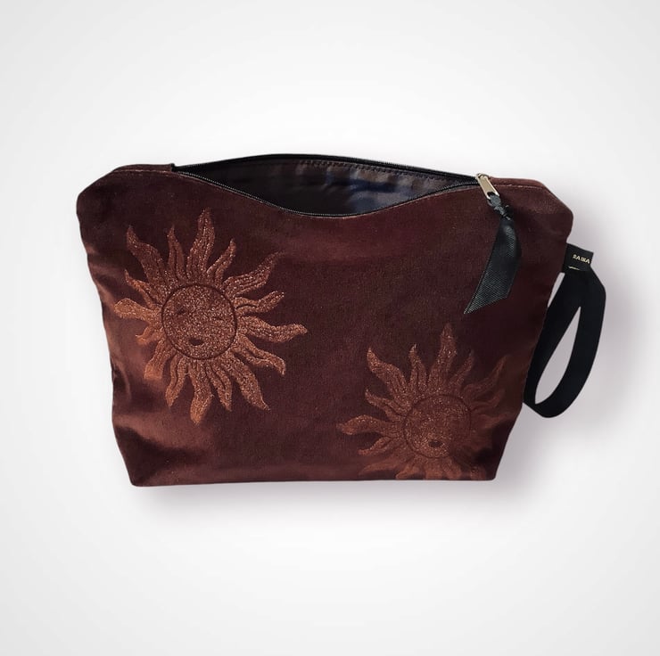 VELVET MAKE-UP POUCH LARGE CHOCOLATE BROWN VELVET MAKE-UP POUCH LARGE CHOCOLATE BROWN