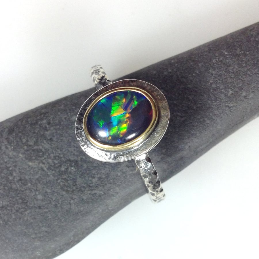 silver 18ct gold and natural black opal triplet ring UK size P