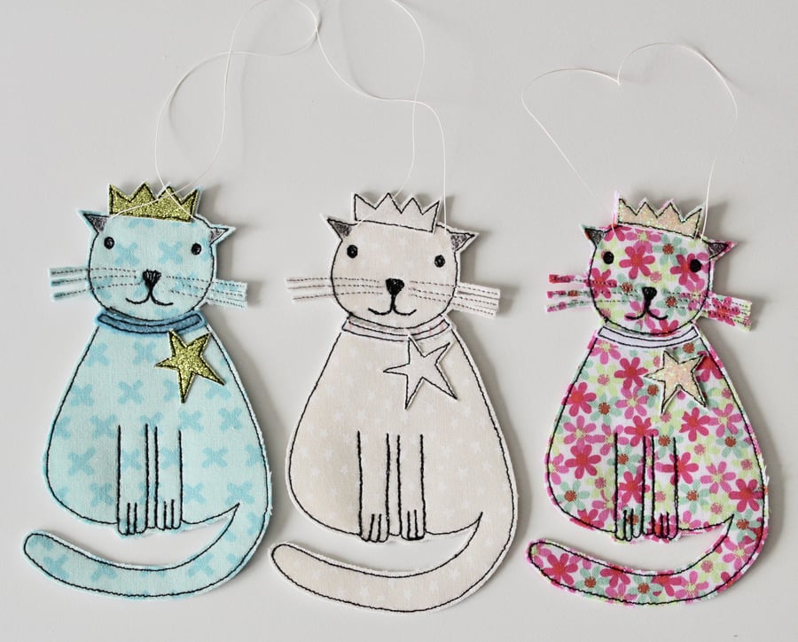 Ready for a Party Cat (White Stars Cloth) - Hanging Decoration