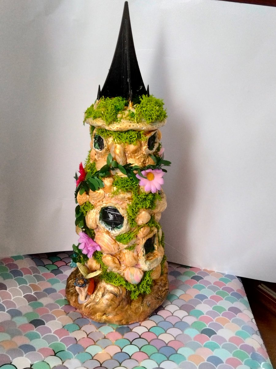 FAIRY HOUSE. FAIRY LIGHTS INCLUDED