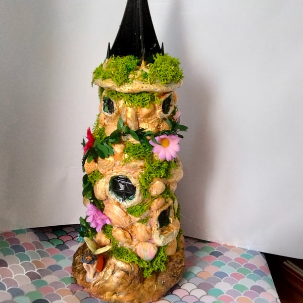 FAIRY HOUSE. FAIRY LIGHTS INCLUDED