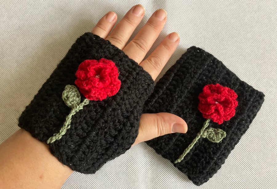 Fingerless gloves crochet flower design 