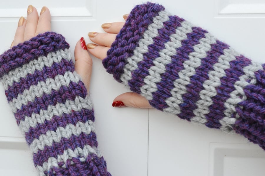 Chunky Gloves, Womens Knitted Super  Grey, Purple, Small to Medium S