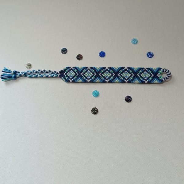 Handwoven Friendship Bracelet – Adjustable Geometric Cotton Wristband 