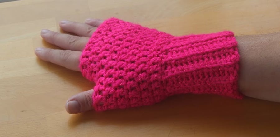 Lovely Fingerless Gloves 