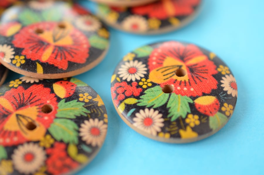 30mm Wooden Red Black Green Russian Floral Design One Large Button (RLG7)