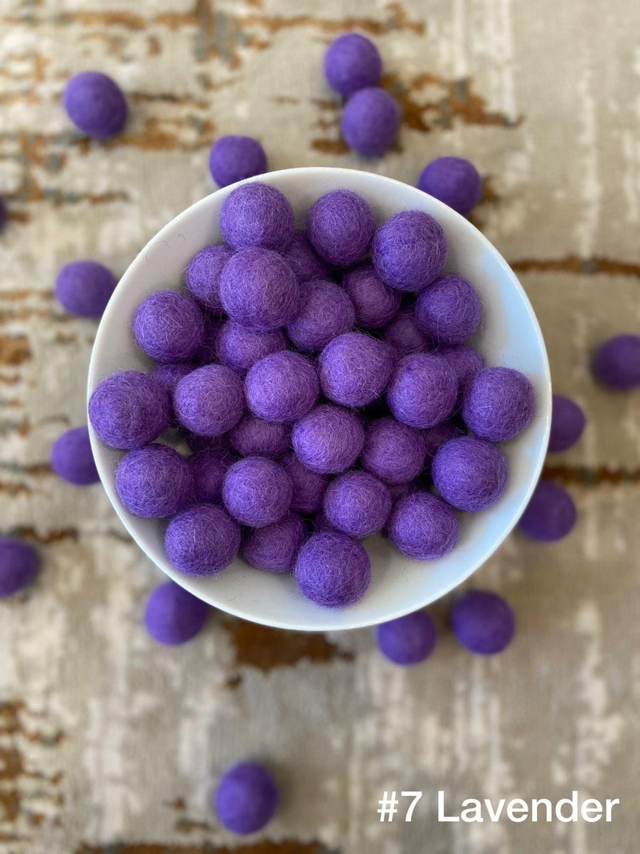 Shades of purple (see photos), 2.5cm 100% Nepalese wool felt pom poms