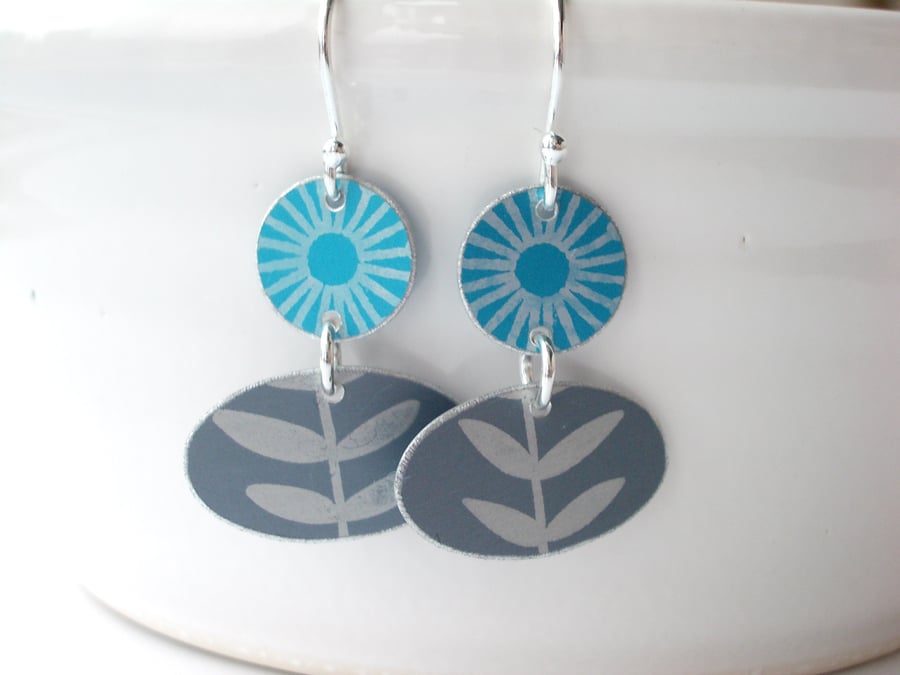 Flower and leaf earrings in blue and grey
