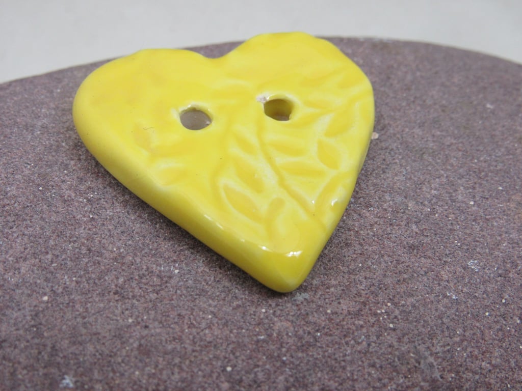 Medium Lemon Yellow Leaf Sprig Texture Heart Shaped Ceramic Button