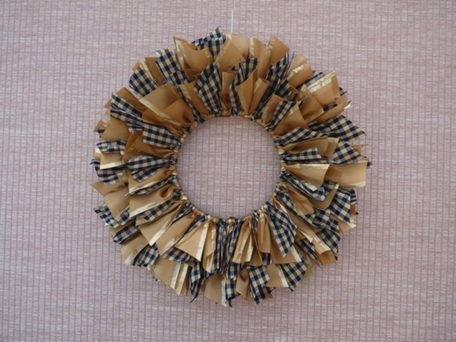 Image of SALE Christmas Rag Wreath Decoration  (20% OFF)